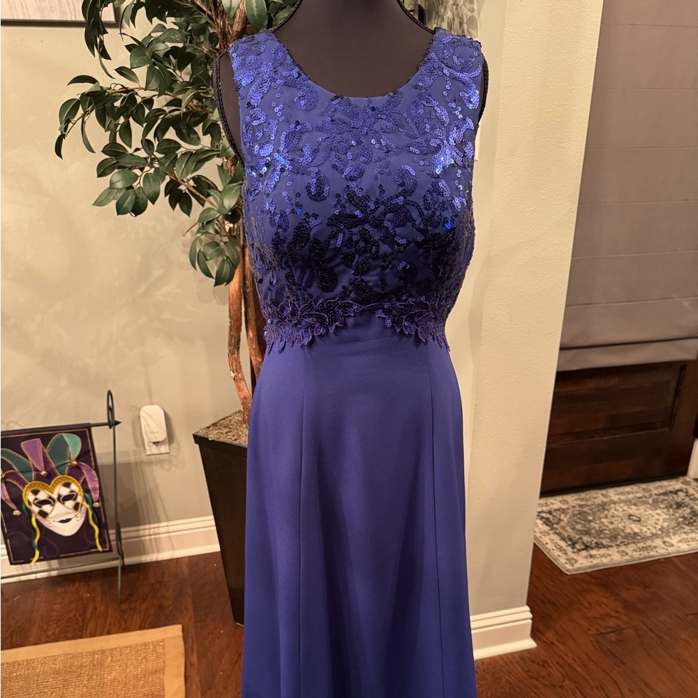 Elegant Blue Evening Gown